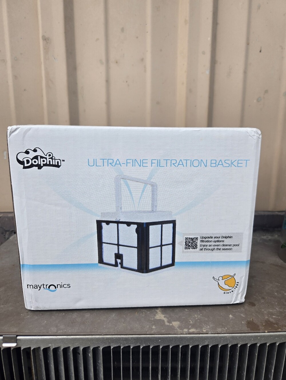 Dolphin Ultra-Fine Filtration Basket - White and Black